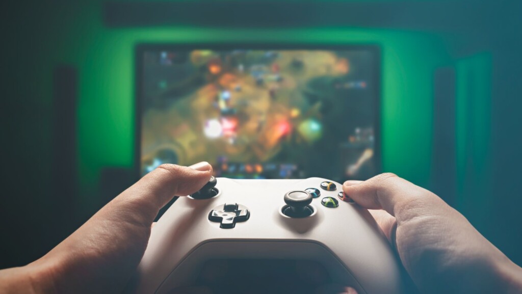 How to enjoy the excitement of playing online