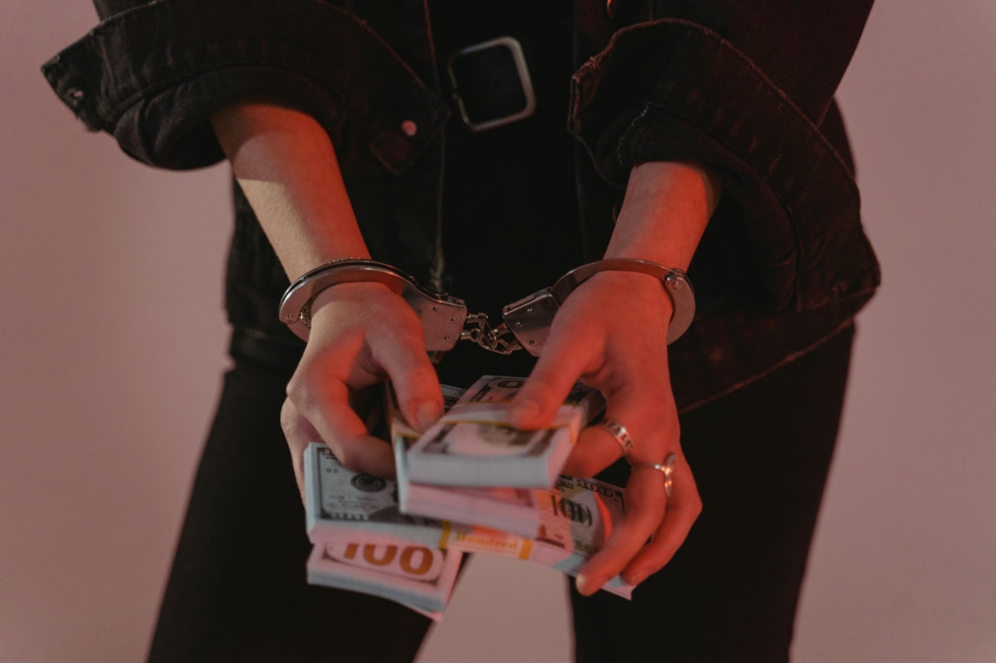 How to recognize blackmail strategies and stay away