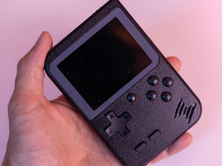 Handheld retro game console
