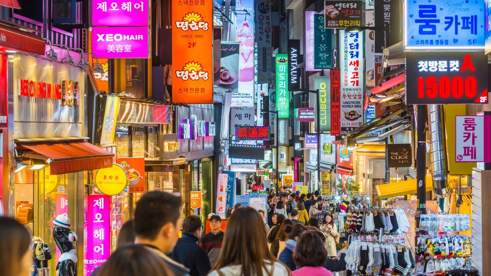 Discovering the nightlife side of travel
