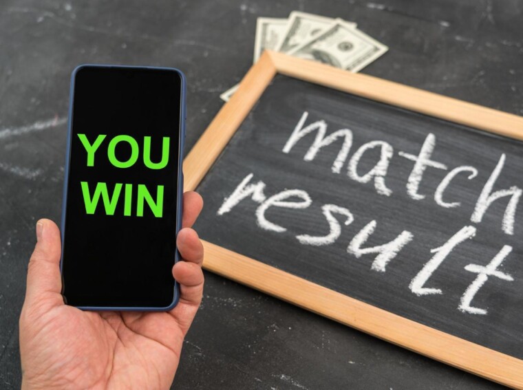 Smartphone with congratulations on the screen